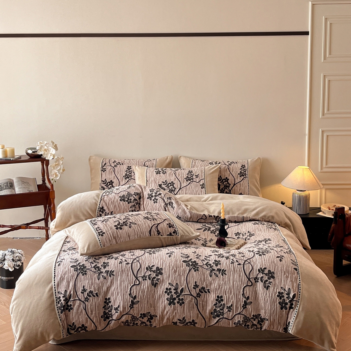 91家纺网 家纺一手货源 找家纺 （总）慕晨 2025新款立体提花绒工艺款美拉德风格高克重雕花加厚牛奶绒四件套