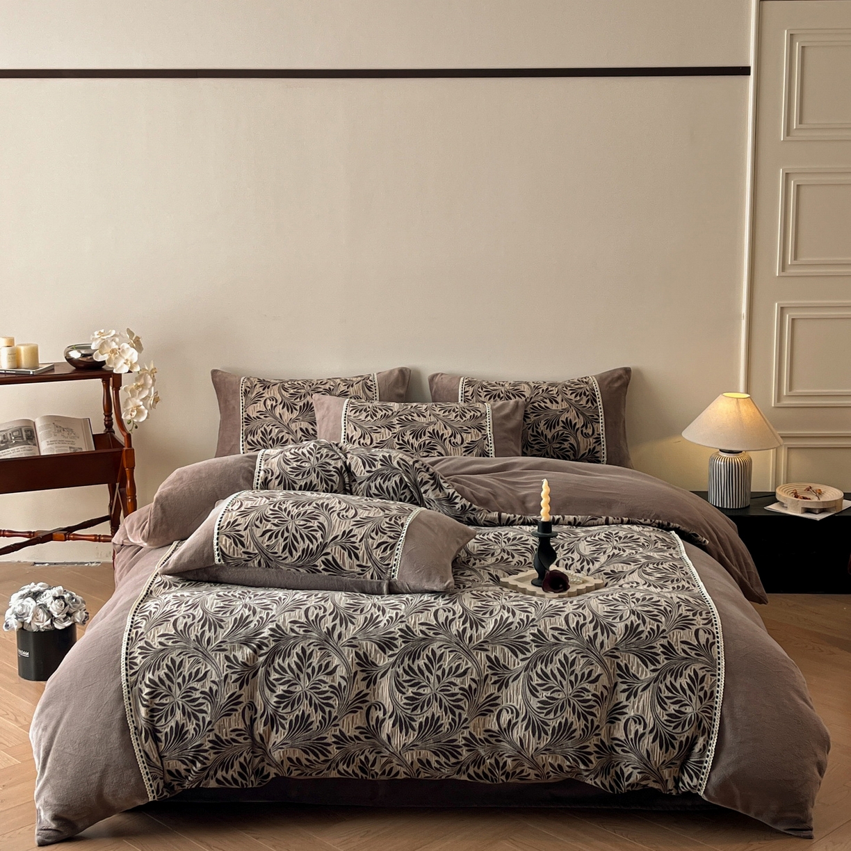 91家纺网 家纺一手货源 找家纺 （总）慕晨 2025新款立体提花绒工艺款美拉德风格高克重雕花加厚牛奶绒四件套