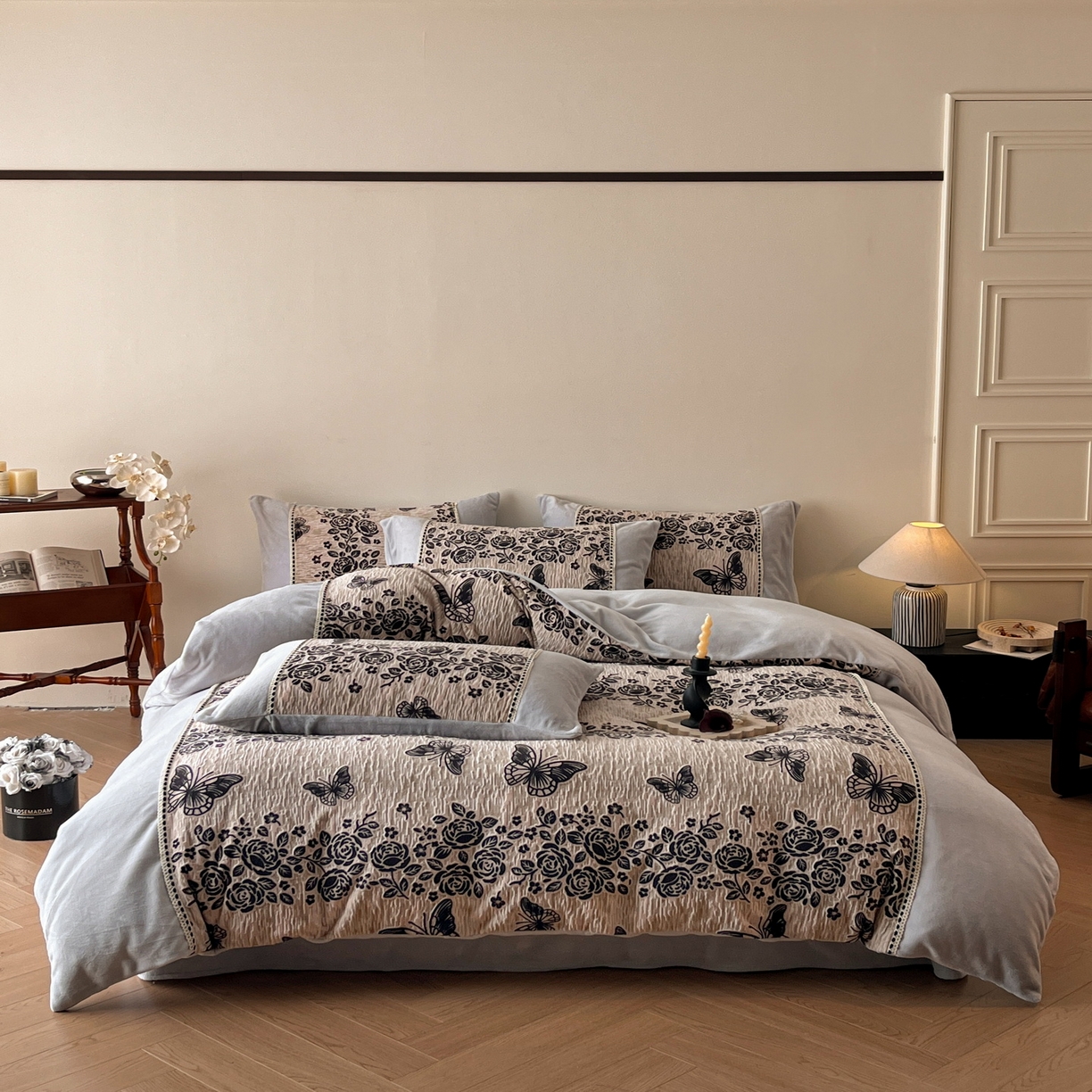 91家纺网 家纺一手货源 找家纺 （总）慕晨 2025新款立体提花绒工艺款美拉德风格高克重雕花加厚牛奶绒四件套