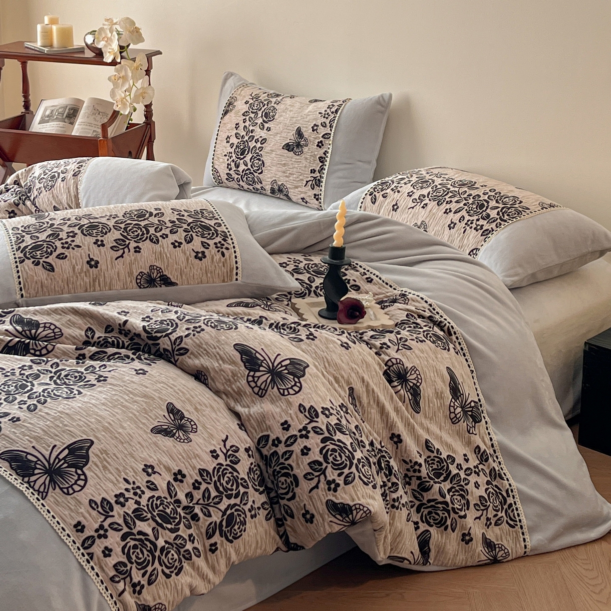 91家纺网 家纺一手货源 找家纺 （总）慕晨 2024新款A类50支澳棉全棉纯棉贡缎婚庆绣花贴布绣四件套爆款