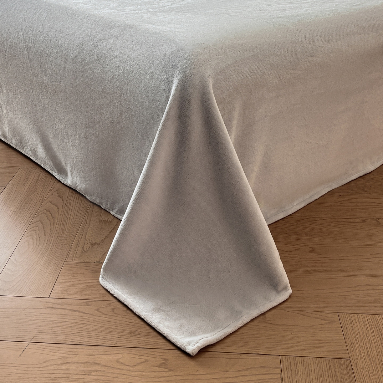 91家纺网 家纺一手货源 找家纺 （总）慕晨 2025新款立体提花绒工艺款美拉德风格高克重雕花加厚牛奶绒四件套