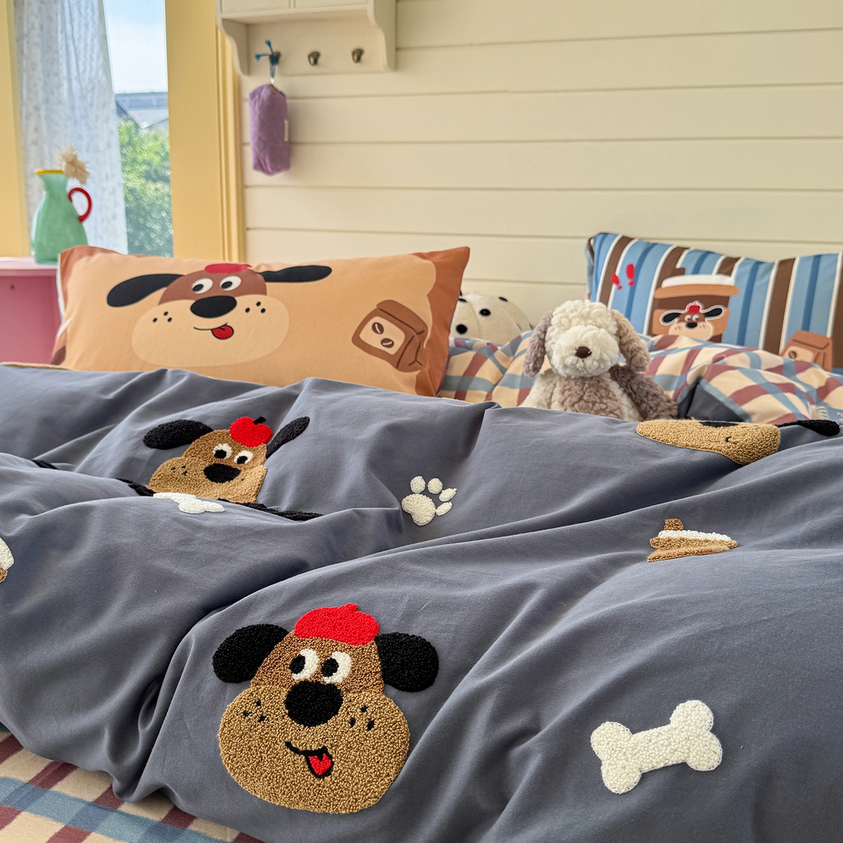 91家纺网 家纺一手货源 找家纺 柚子YOUTH 2025新款全棉秋冬磨毛毛巾绣四件套 摩卡狗