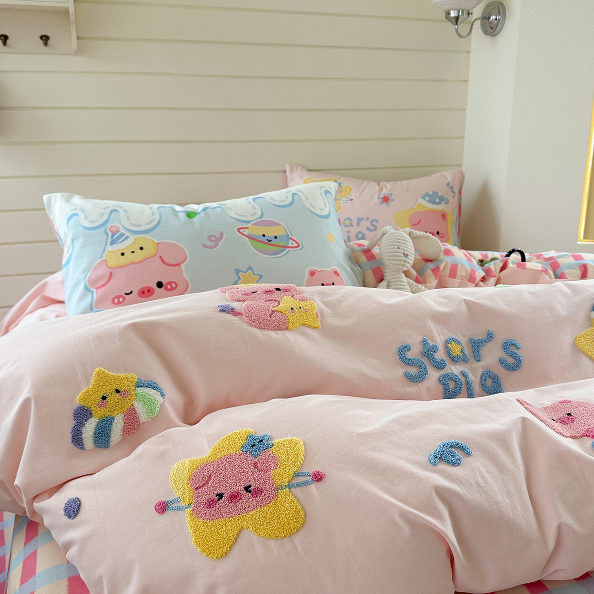 91家纺网 家纺一手货源 找家纺 柚子YOUTH 2025新款全棉秋冬磨毛毛巾绣四件套 星星小猪