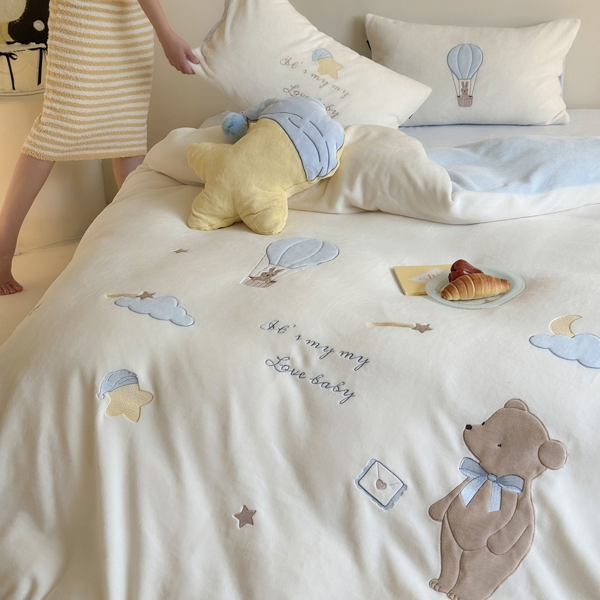 （总）鹿班家居 2025新款冬季高克重牛奶绒贴布绣系列四件套-小熊心事（标准会员-10元）