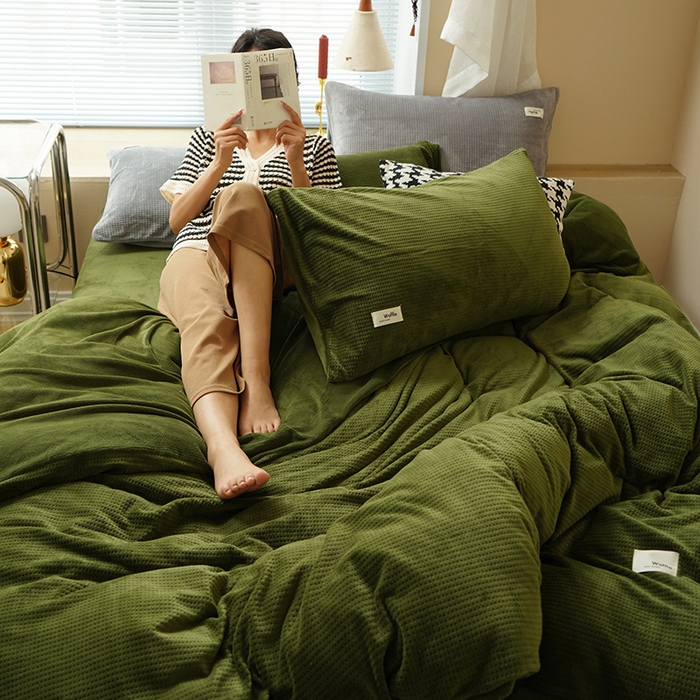 91家纺网 家纺一手货源 找家纺 朵希曼 2026新款加厚保暖华夫格牛奶绒系列四件套 牛油果