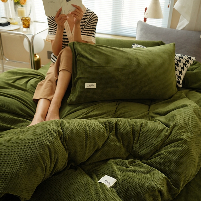 91家纺网 家纺一手货源 找家纺 朵希曼 2026新款加厚保暖华夫格牛奶绒系列四件套 牛油果