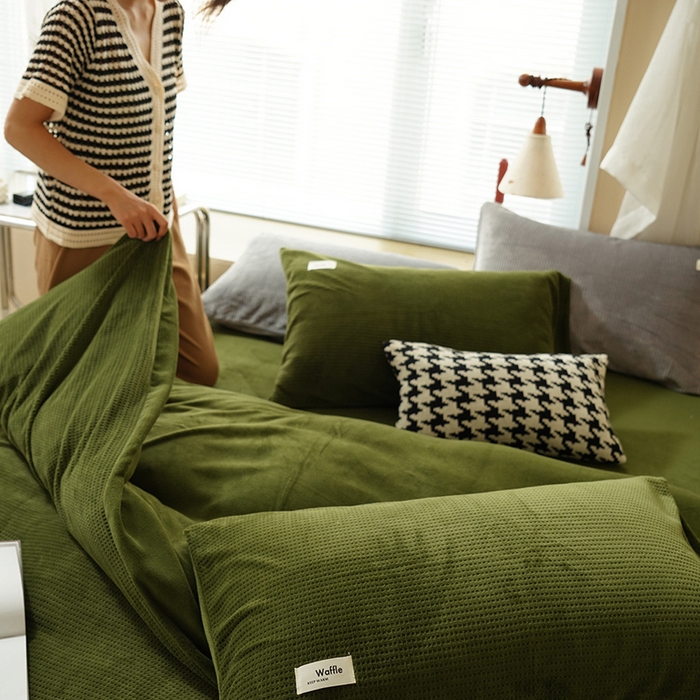 91家纺网 家纺一手货源 找家纺 朵希曼 2026新款加厚保暖华夫格牛奶绒系列四件套 牛油果