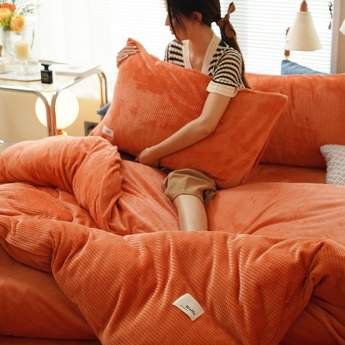 91家纺网 家纺一手货源 找家纺 朵希曼 2026新款加厚保暖华夫格牛奶绒系列四件套 热带橙
