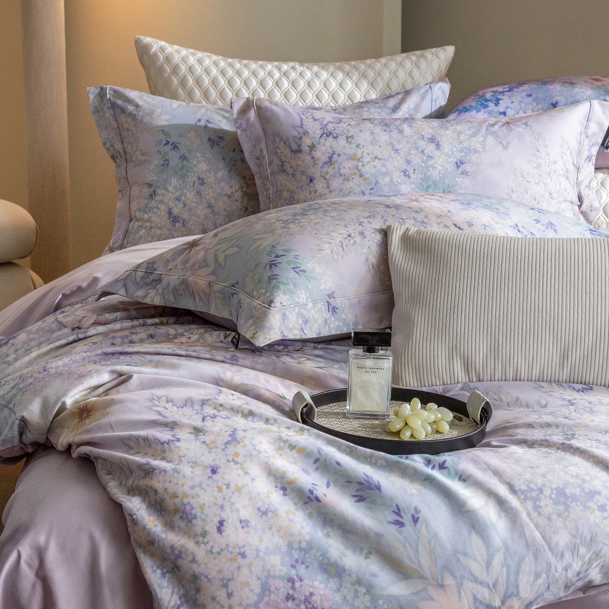 91家纺网 家纺一手货源 找家纺 三味舒屋 2025新款暖阳画卷系列S50数码印花磨毛四件套 沐光絮语蓝