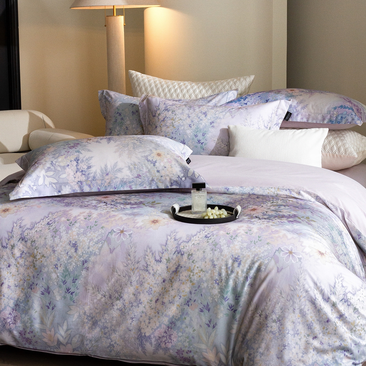 91家纺网 家纺一手货源 找家纺 三味舒屋 2025新款暖阳画卷系列S50数码印花磨毛四件套 沐光絮语蓝