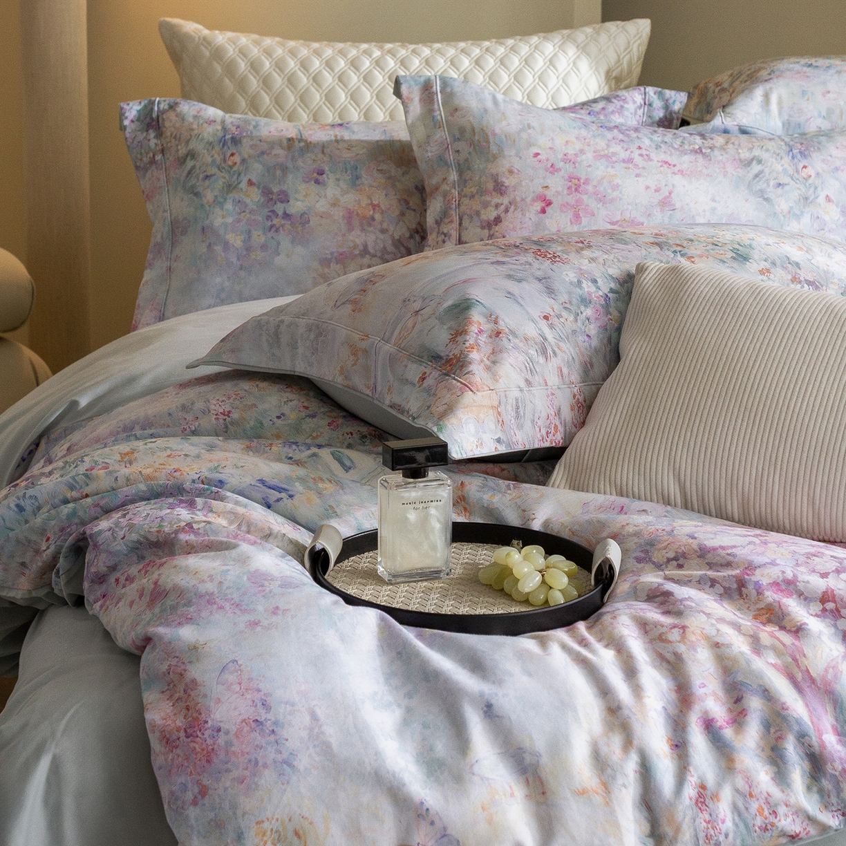 91家纺网 家纺一手货源 找家纺 三味舒屋 2025新款暖阳画卷系列S50数码印花磨毛四件套 午后莫奈蓝