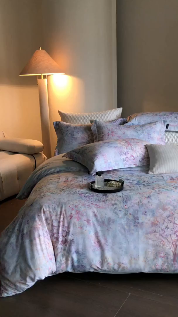 91家纺网 家纺一手货源 找家纺 三味舒屋 2025新款暖阳画卷系列S50数码印花磨毛四件套 午后莫奈蓝