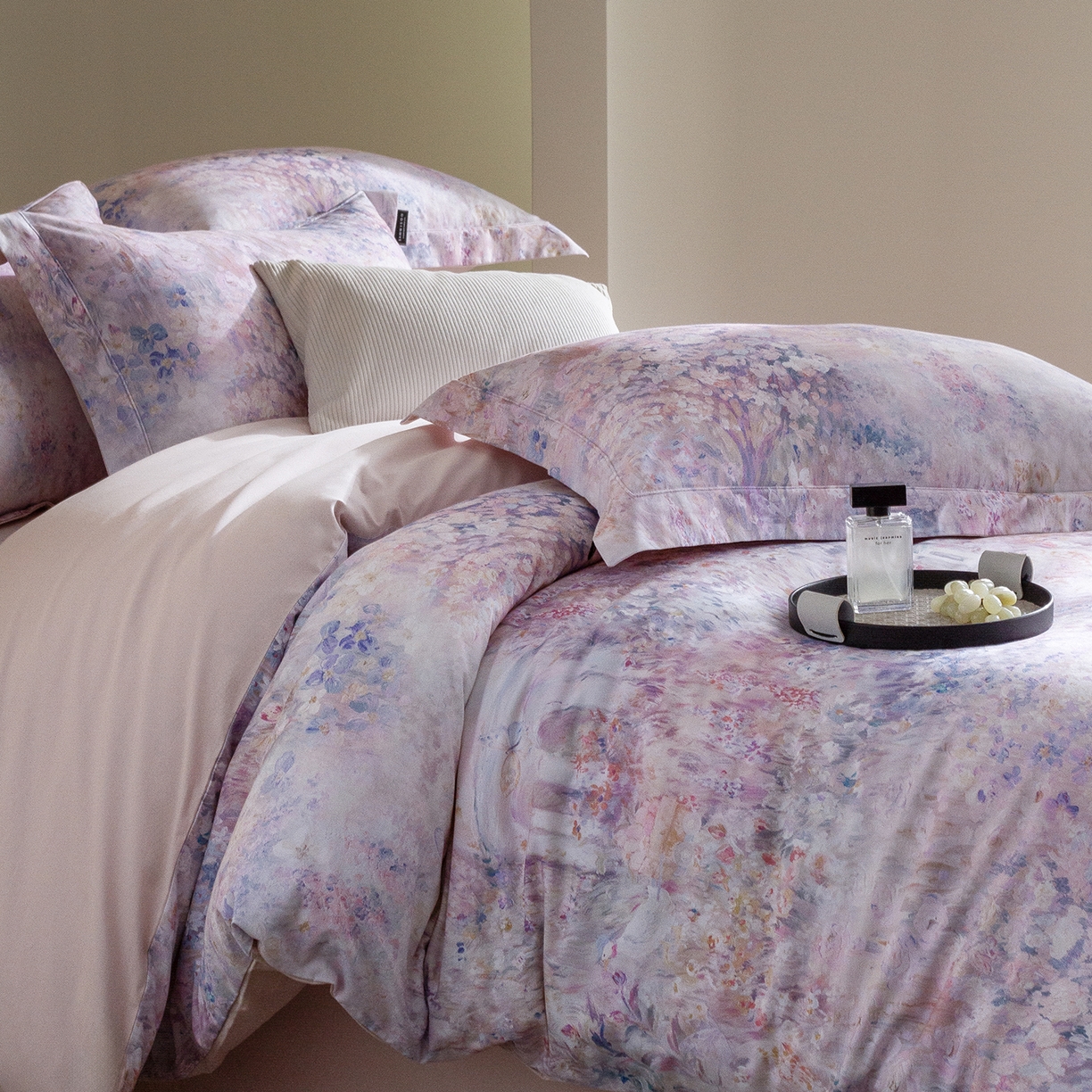 91家纺网 家纺一手货源 找家纺 三味舒屋 2025新款暖阳画卷系列S50数码印花磨毛四件套 午后莫奈粉