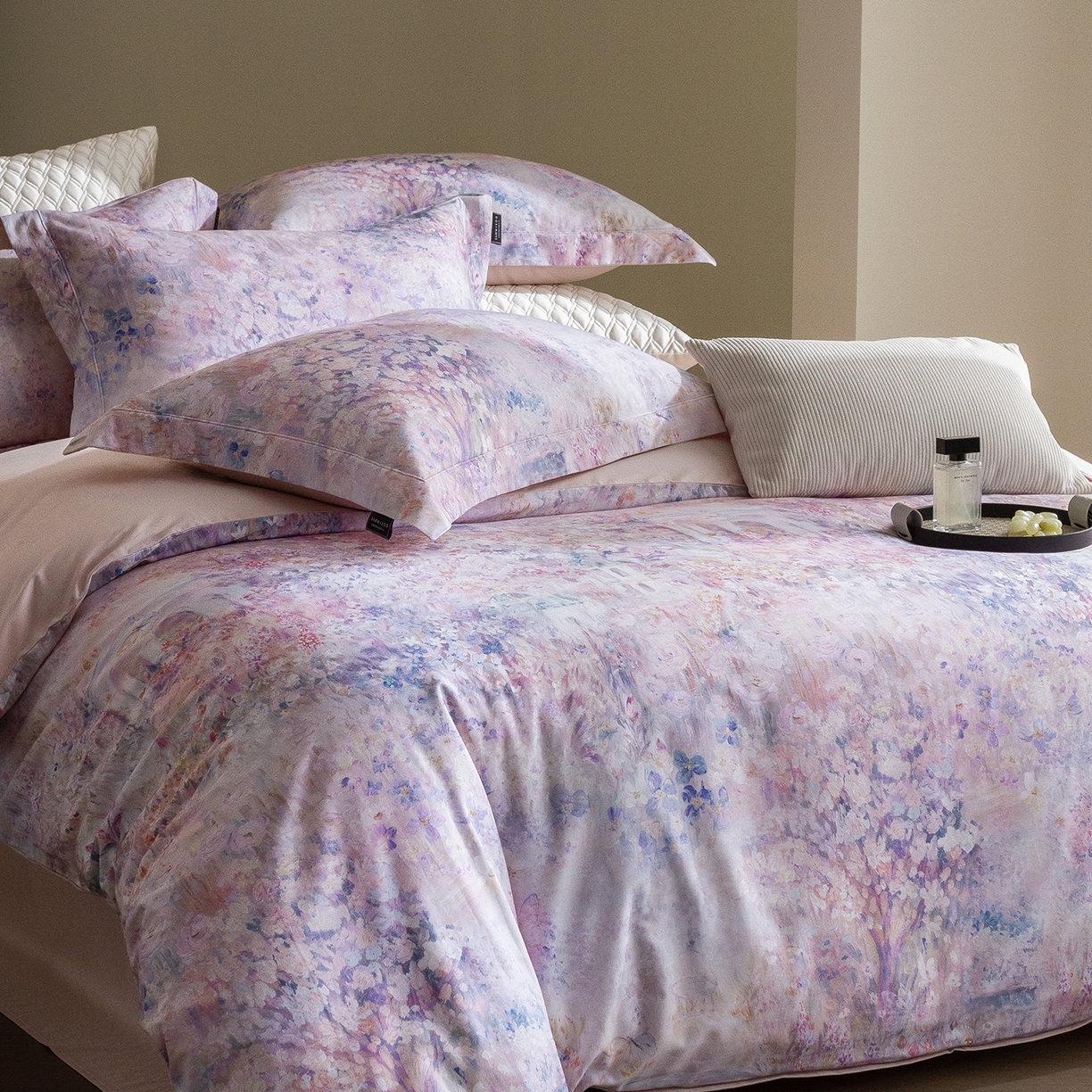 91家纺网 家纺一手货源 找家纺 三味舒屋 2025新款暖阳画卷系列S50数码印花磨毛四件套 午后莫奈粉