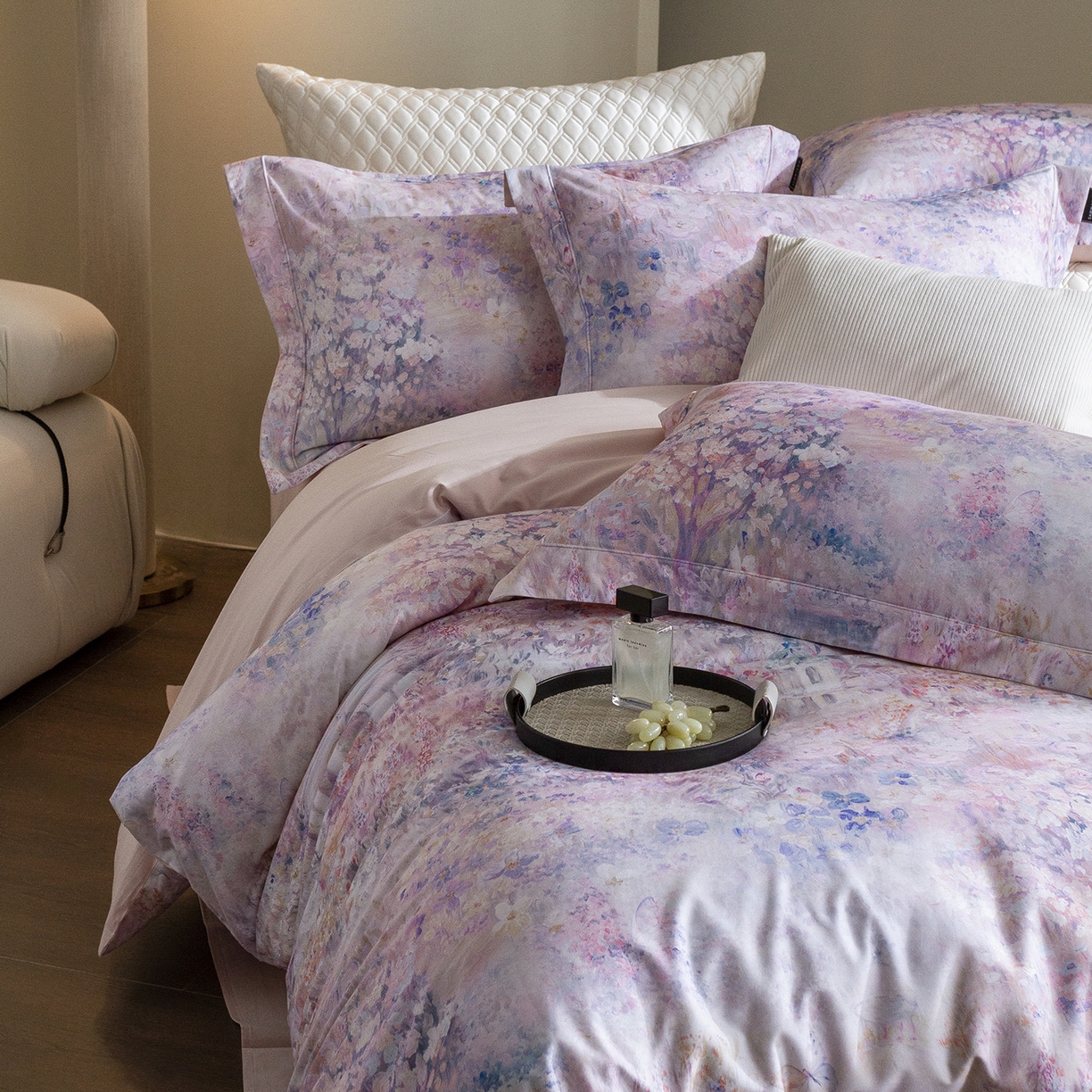 91家纺网 家纺一手货源 找家纺 三味舒屋 2025新款暖阳画卷系列S50数码印花磨毛四件套 午后莫奈粉