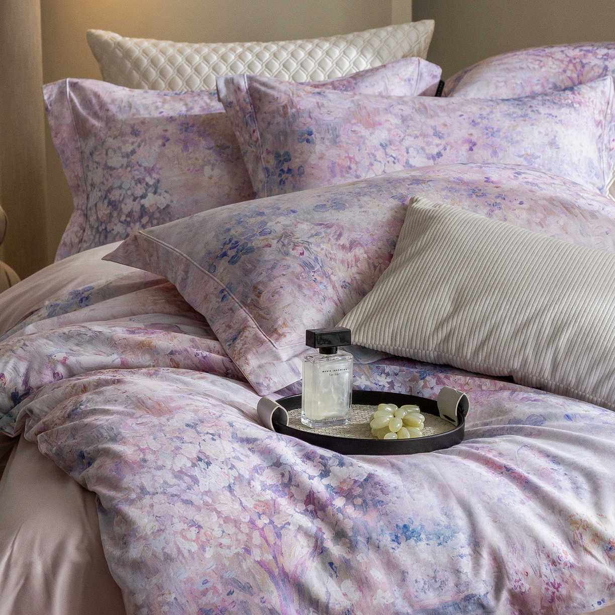 91家纺网 家纺一手货源 找家纺 三味舒屋 2025新款暖阳画卷系列S50数码印花磨毛四件套 午后莫奈粉