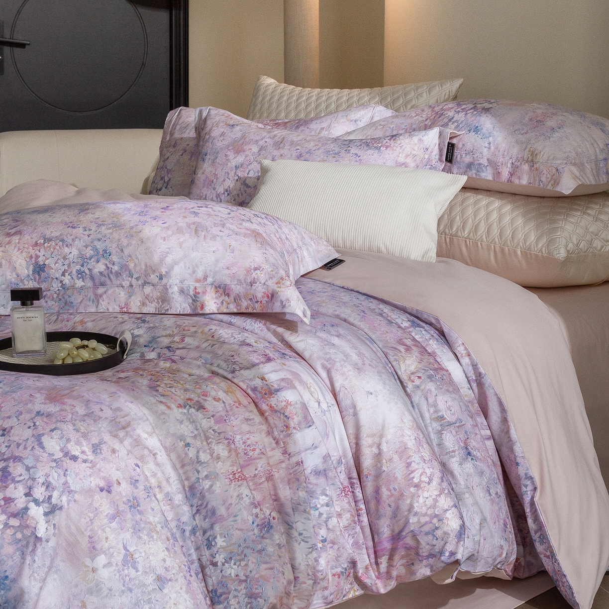 91家纺网 家纺一手货源 找家纺 三味舒屋 2025新款暖阳画卷系列S50数码印花磨毛四件套 午后莫奈粉