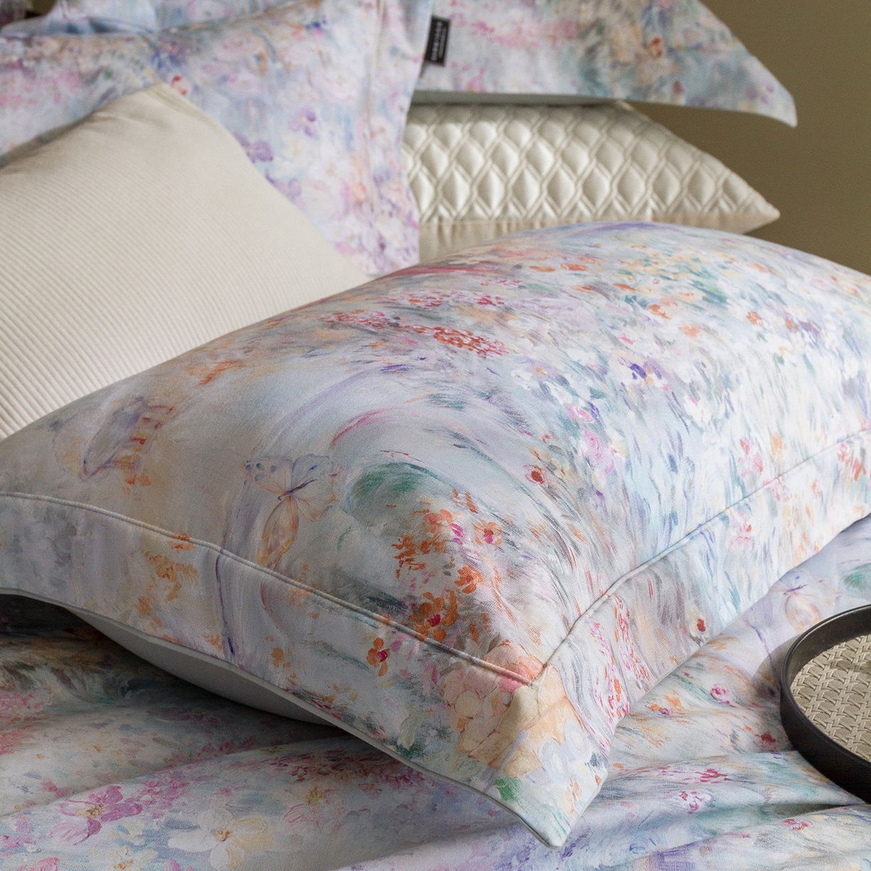 91家纺网 家纺一手货源 找家纺 三味舒屋 2025新款暖阳画卷系列S50数码印花磨毛四件套 午后莫奈蓝