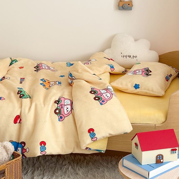 91家纺网 家纺一手货源 找家纺 嗨生活 2025新款加厚牛奶绒三件套儿童套件幼儿园三件套系列 巴士汽车