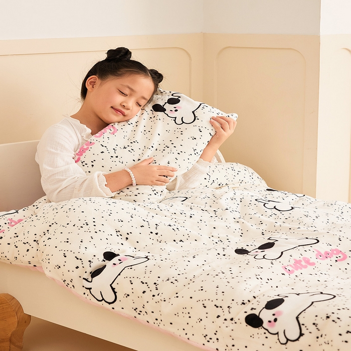 91家纺网 家纺一手货源 找家纺 嗨生活 2025新款加厚牛奶绒三件套儿童套件幼儿园三件套系列 斑点狗狗