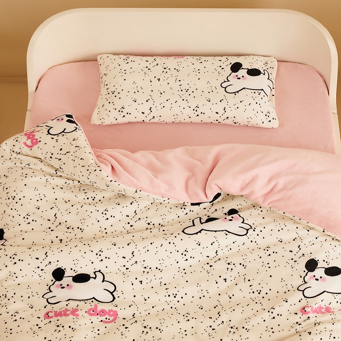 91家纺网 家纺一手货源 找家纺 嗨生活 2025新款加厚牛奶绒三件套儿童套件幼儿园三件套系列 斑点狗狗