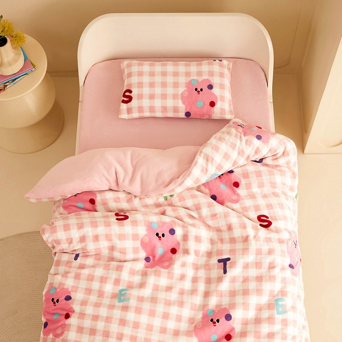 嗨生活 2025新款加厚牛奶绒三件套儿童套件幼儿园三件套系列 格子小熊