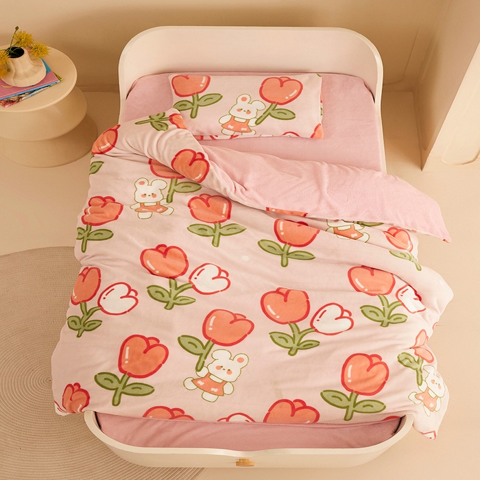 91家纺网 家纺一手货源 找家纺 嗨生活 2025新款加厚牛奶绒三件套儿童套件幼儿园三件套系列 花间小兔