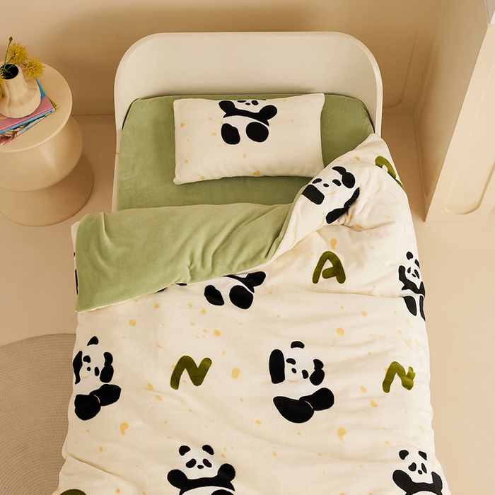 嗨生活 2025新款加厚牛奶绒三件套儿童套件幼儿园三件套系列 开心熊猫