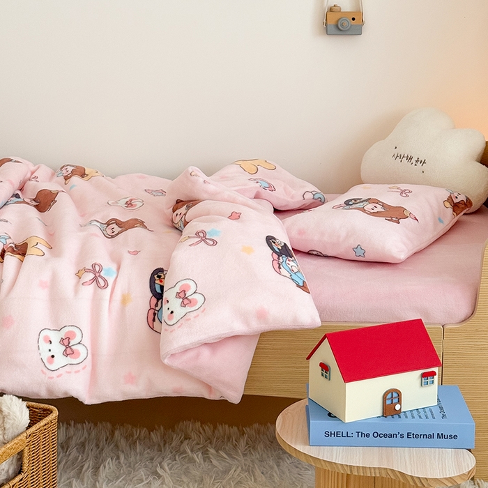 91家纺网 家纺一手货源 找家纺 嗨生活 2025新款加厚牛奶绒三件套儿童套件幼儿园三件套系列 萌萌女孩