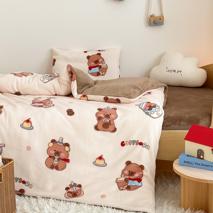 91家纺网 家纺一手货源 找家纺 嗨生活 2025新款加厚牛奶绒三件套儿童套件幼儿园三件套系列 俏皮巴拉