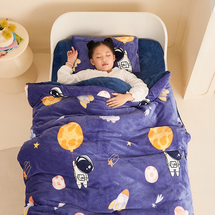 嗨生活 2025新款加厚牛奶绒三件套儿童套件幼儿园三件套系列 太空飞船