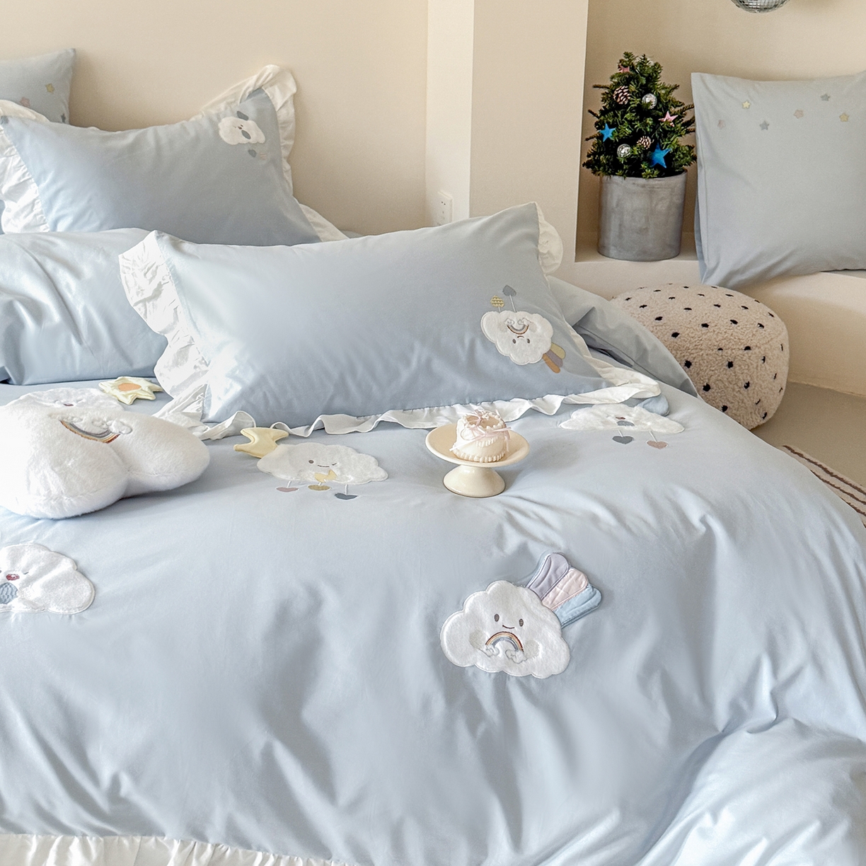 91家纺网 家纺一手货源 找家纺 曼布缇 2025新款加厚全棉纯棉磨毛绣花款套件-童话云朵（会员减20，券后控价338起) 童话云朵（会员减20，券后控价338起)-蓝