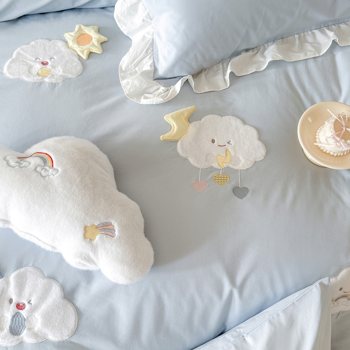 91家纺网 家纺一手货源 找家纺 曼布缇 2025新款加厚全棉纯棉磨毛绣花款套件-童话云朵（会员减20，券后控价338起) 童话云朵（会员减20，券后控价338起)-蓝