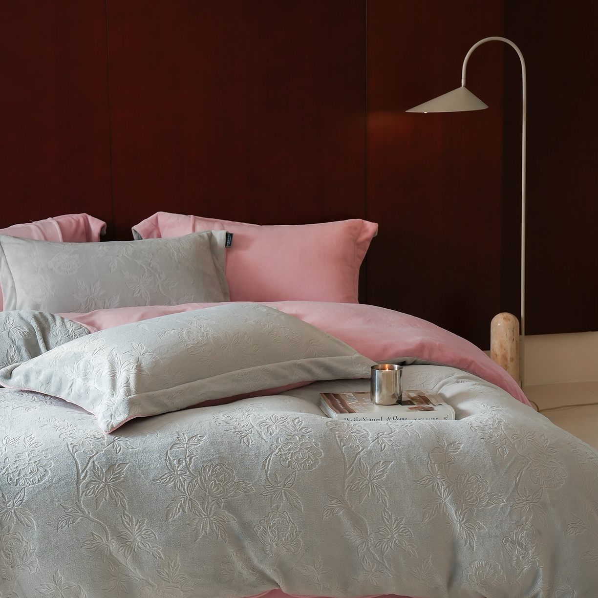 91家纺网 家纺一手货源 找家纺 （总）三味舒屋 2025新款全消光雕花牛奶绒四件套-香榭丽