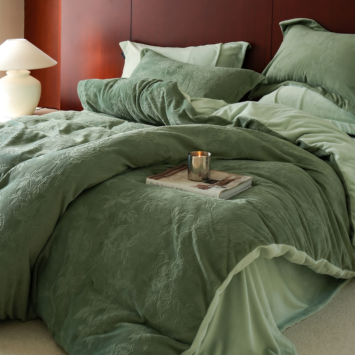 91家纺网 家纺一手货源 找家纺 三味舒屋 2025新款全消光雕花牛奶绒四件套-香榭丽 香榭丽绿