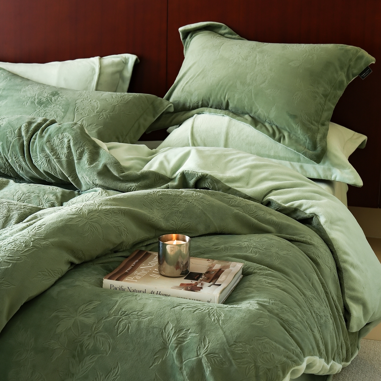 91家纺网 家纺一手货源 找家纺 三味舒屋 2025新款全消光雕花牛奶绒四件套-香榭丽 香榭丽绿