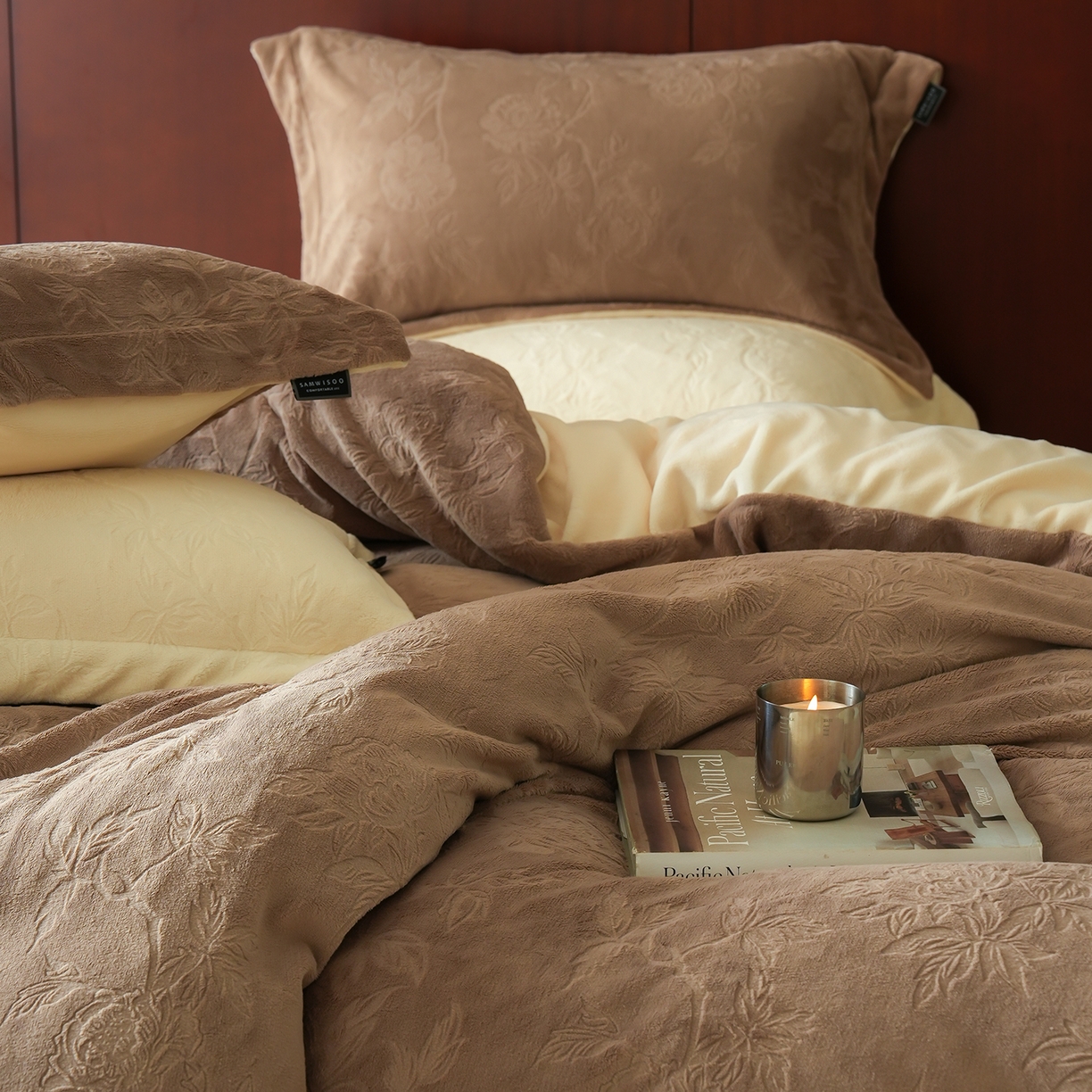 91家纺网 家纺一手货源 找家纺 三味舒屋 2025新款全消光雕花牛奶绒四件套-香榭丽 香榭丽咖