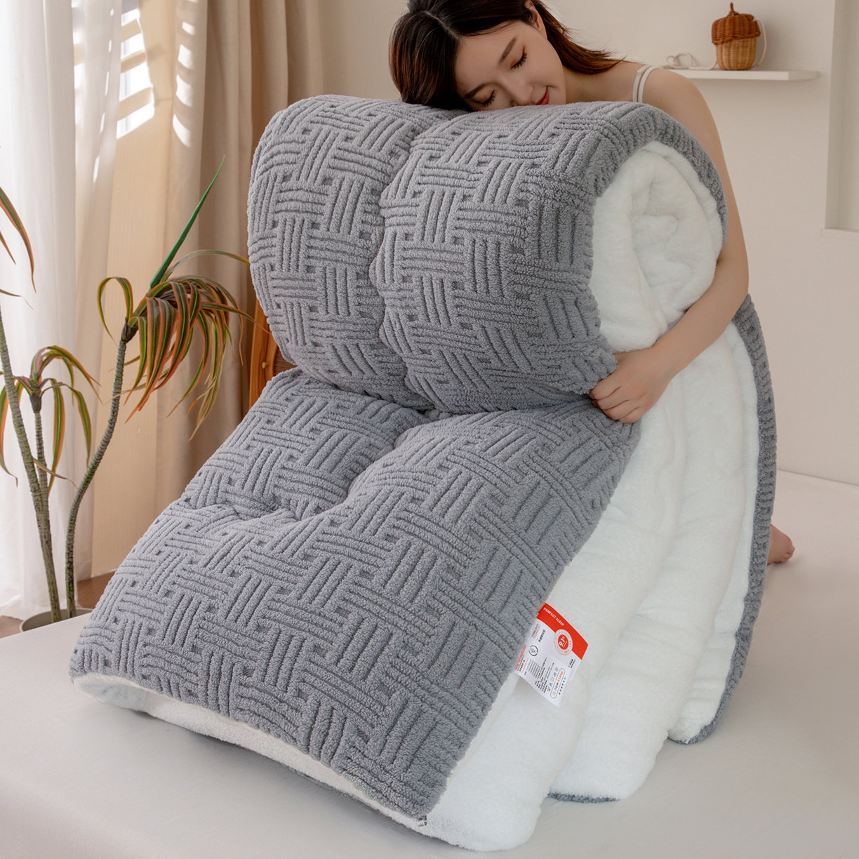 91家纺网 家纺一手货源 找家纺 （总）牛魔王家居 2025新款加厚保暖羊羔绒冬被被子舒棉绒提花塔芙绒外贸跨境专供