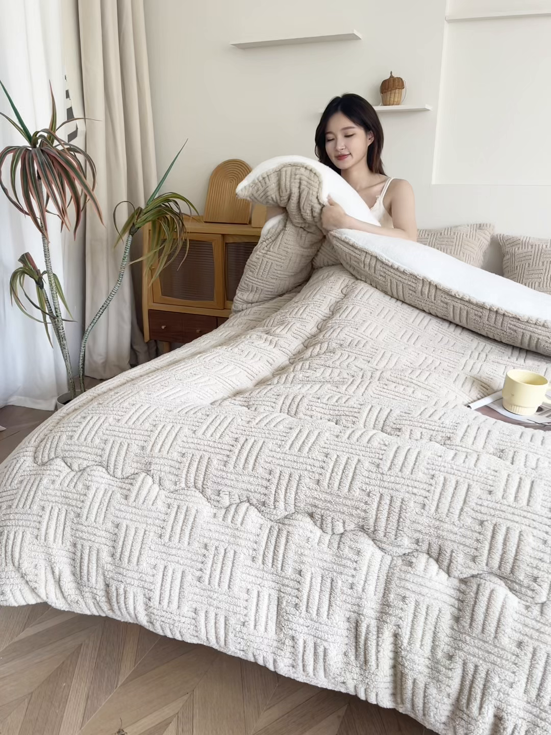 91家纺网 家纺一手货源 找家纺 （总）牛魔王家居 2025新款加厚保暖羊羔绒冬被被子舒棉绒提花塔芙绒外贸跨境专供