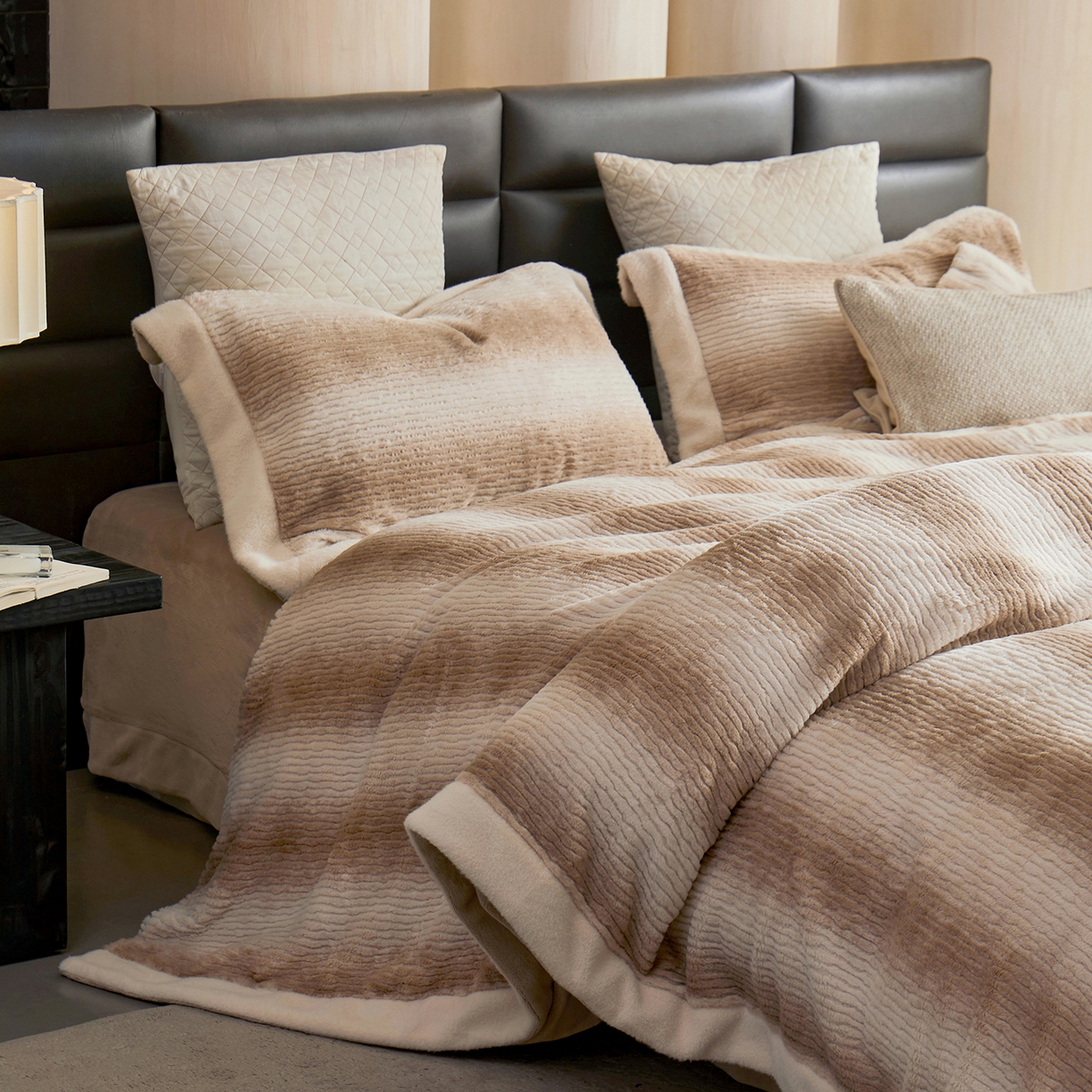 91家纺网 家纺一手货源 找家纺 时亿家居 2025新款仿狐绒牛奶绒四件套-柔如系列 梧桐咖