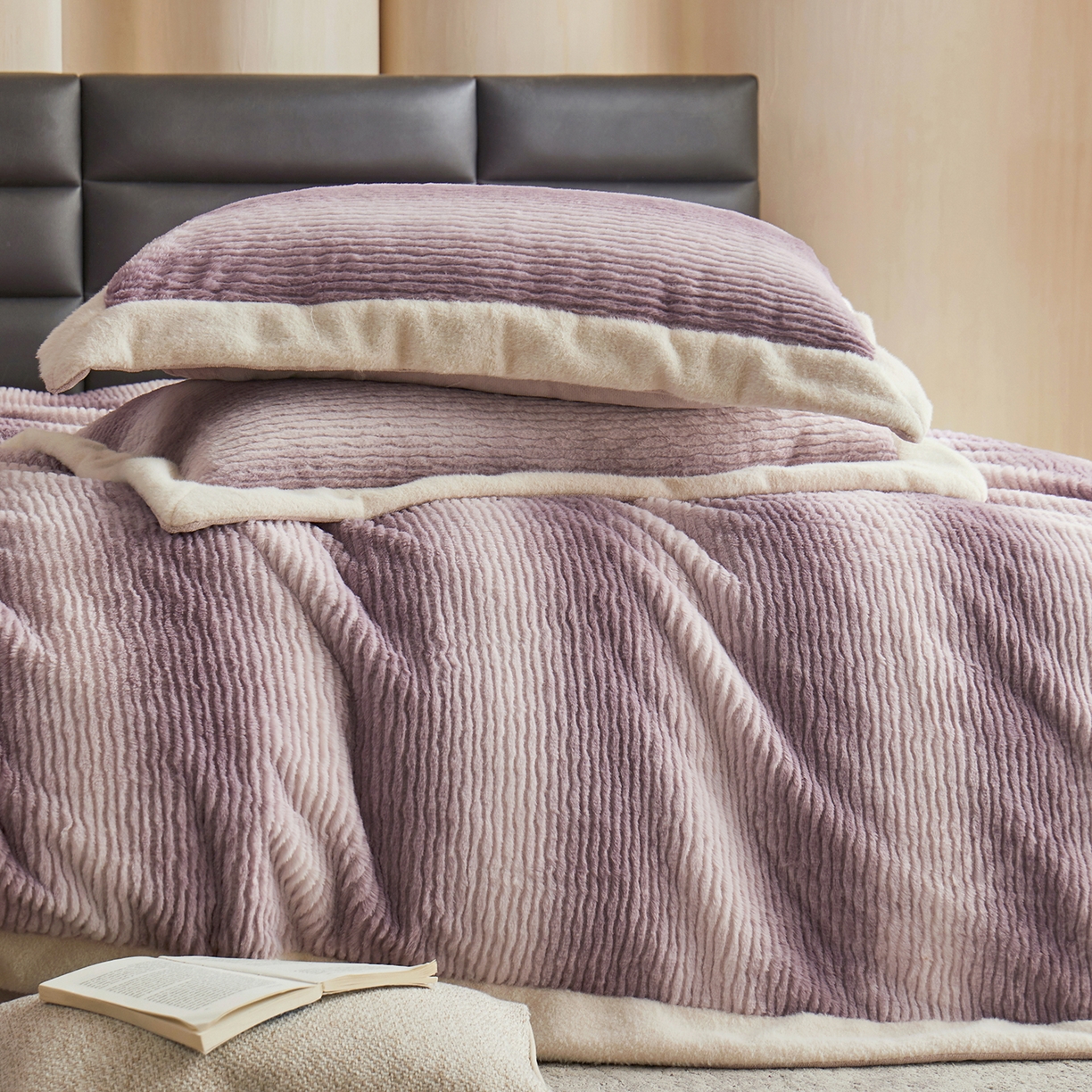 91家纺网 家纺一手货源 找家纺 时亿家居 2025新款仿狐绒牛奶绒四件套-柔如系列 霞光紫