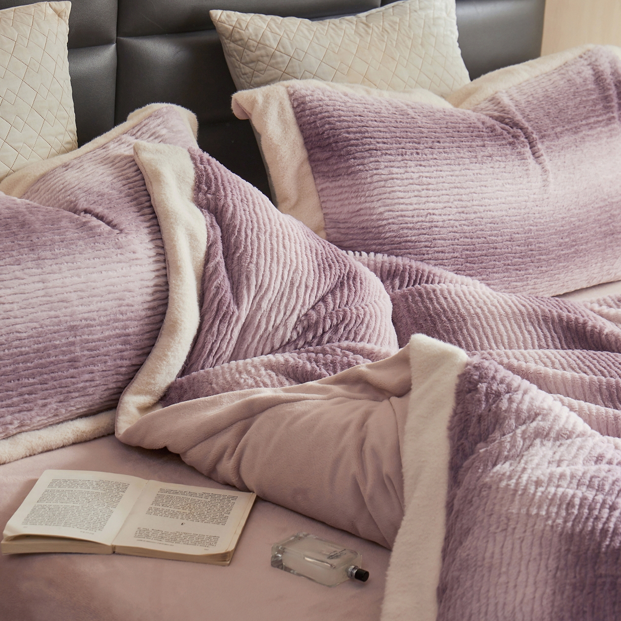 91家纺网 家纺一手货源 找家纺 时亿家居 2025新款仿狐绒牛奶绒四件套-柔如系列 霞光紫