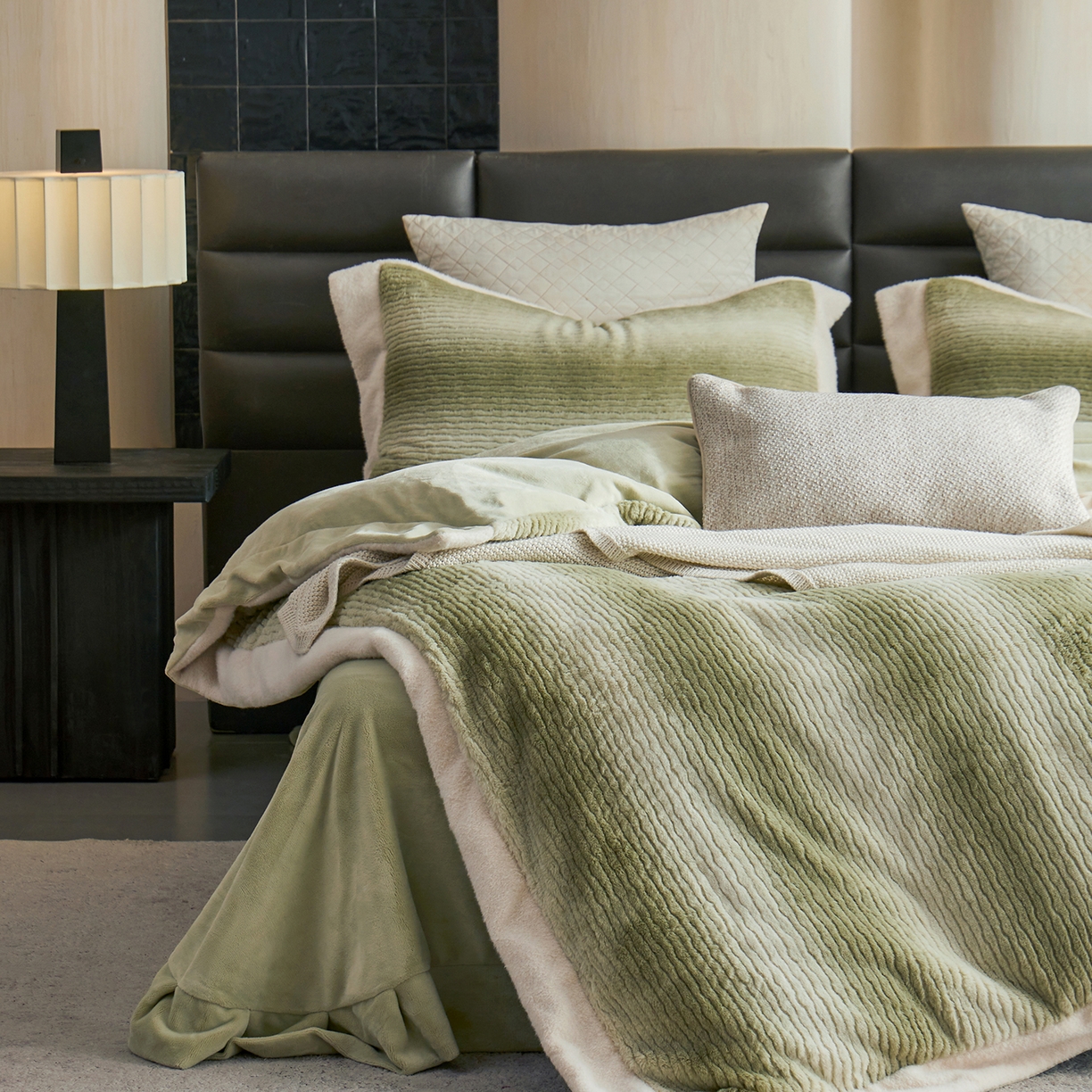 91家纺网 家纺一手货源 找家纺 时亿家居 2025新款仿狐绒牛奶绒四件套-柔如系列 千山绿