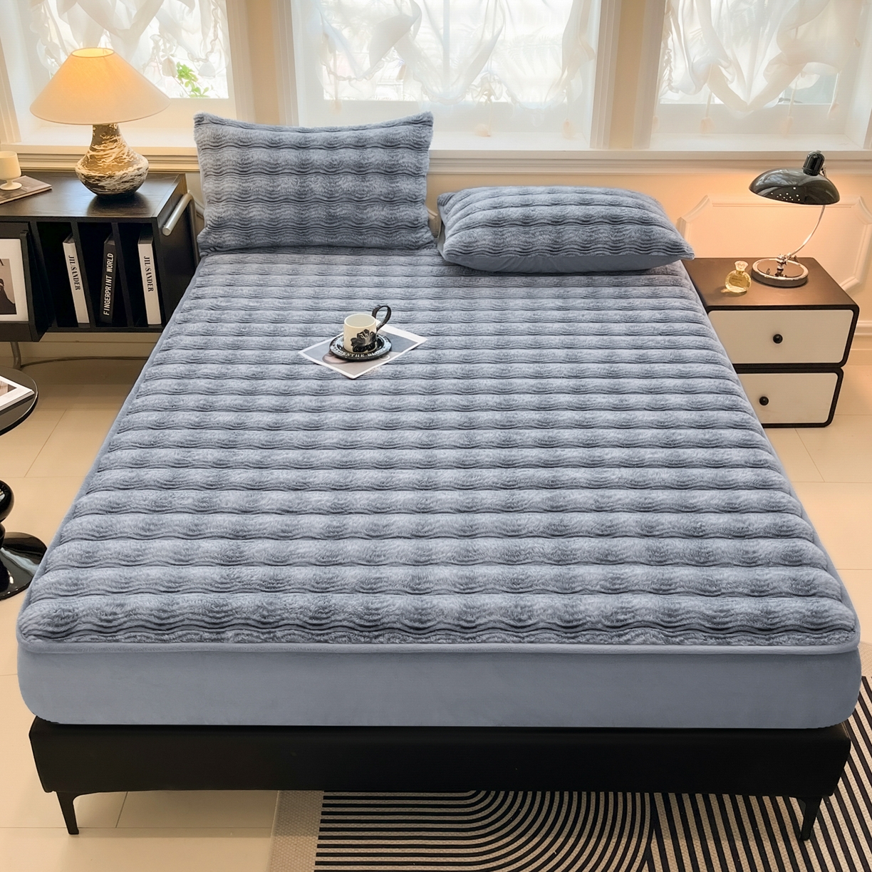 91家纺网 家纺一手货源 找家纺 云木里 2025新款轻奢波纹皮草兔毛绒床笠单床笠床笠单件波纹系列 波纹-蓝灰