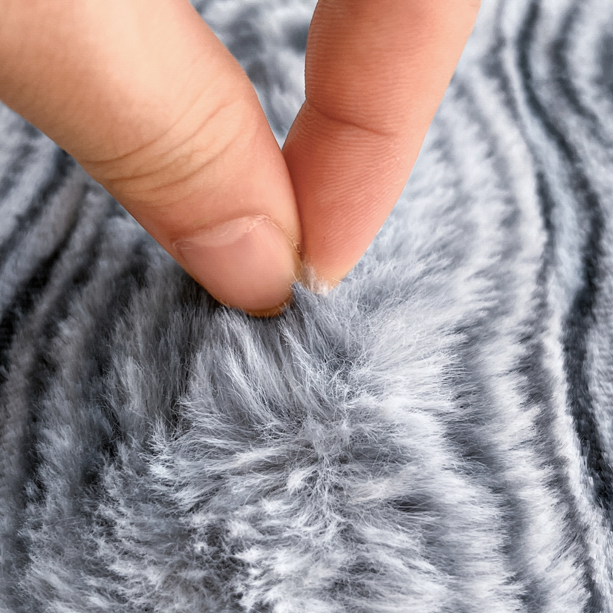 91家纺网 家纺一手货源 找家纺 云木里 2025新款轻奢波纹皮草兔毛绒床笠单床笠床笠单件波纹系列 波纹-蓝灰