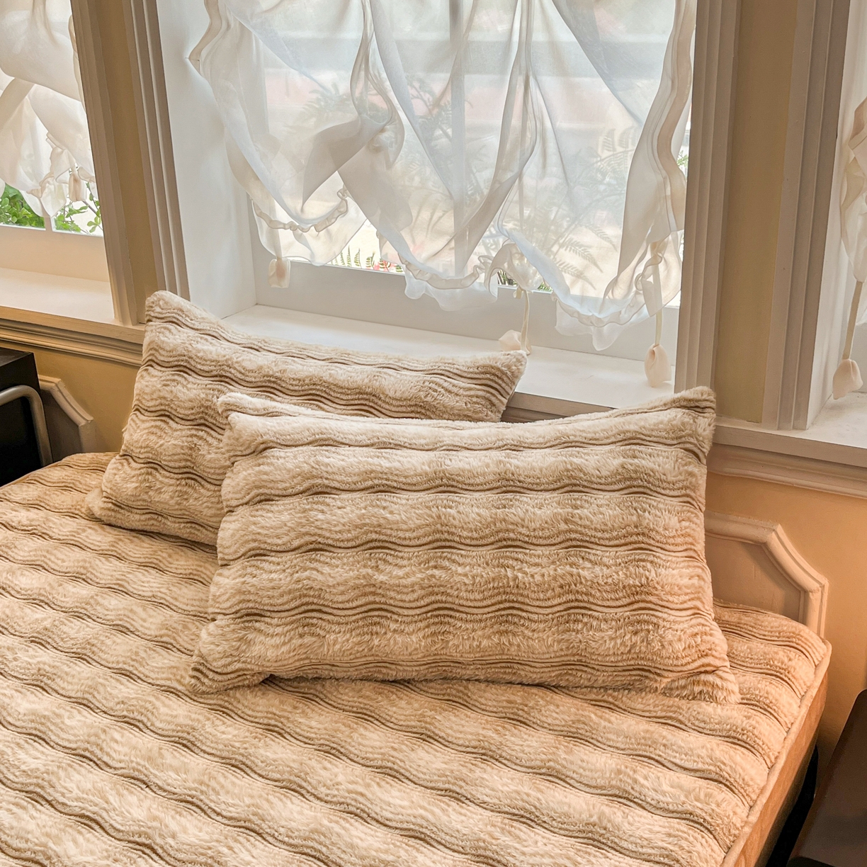 91家纺网 家纺一手货源 找家纺 云木里 2025新款轻奢波纹皮草兔毛绒床笠单床笠床笠单件波纹系列 波纹-米杏