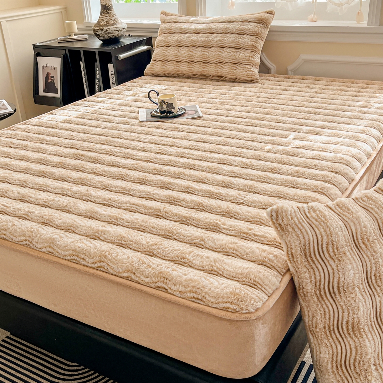91家纺网 家纺一手货源 找家纺 云木里 2025新款轻奢波纹皮草兔毛绒床笠单床笠床笠单件波纹系列 波纹-米杏