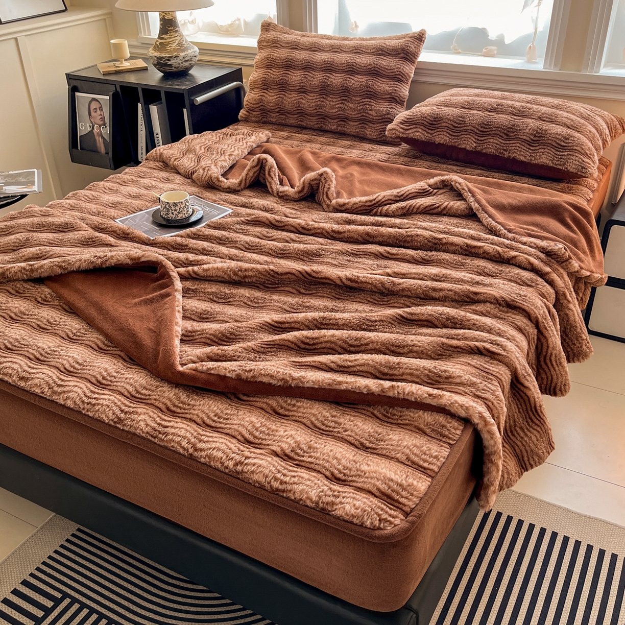 91家纺网 家纺一手货源 找家纺 云木里 2025新款轻奢波纹皮草兔毛绒床笠单床笠床笠单件波纹系列 波纹-深咖