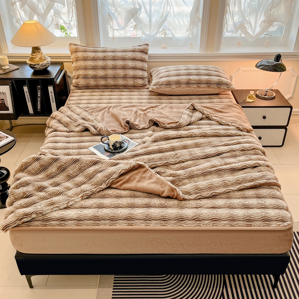 91家纺网 家纺一手货源 找家纺 云木里 2025新款轻奢波纹皮草兔毛绒床笠单床笠床笠单件波纹系列 波纹-卡其