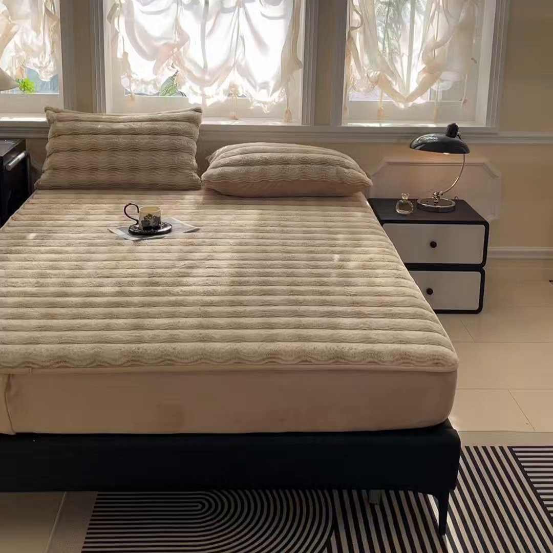 91家纺网 家纺一手货源 找家纺 云木里 2025新款轻奢波纹皮草兔毛绒床笠单床笠床笠单件波纹系列 波纹-米杏